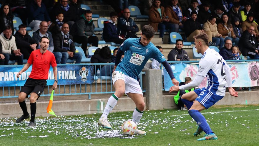 Marco Camus, duda en el Córdoba CF para el partido contra el Racing de Ferrol