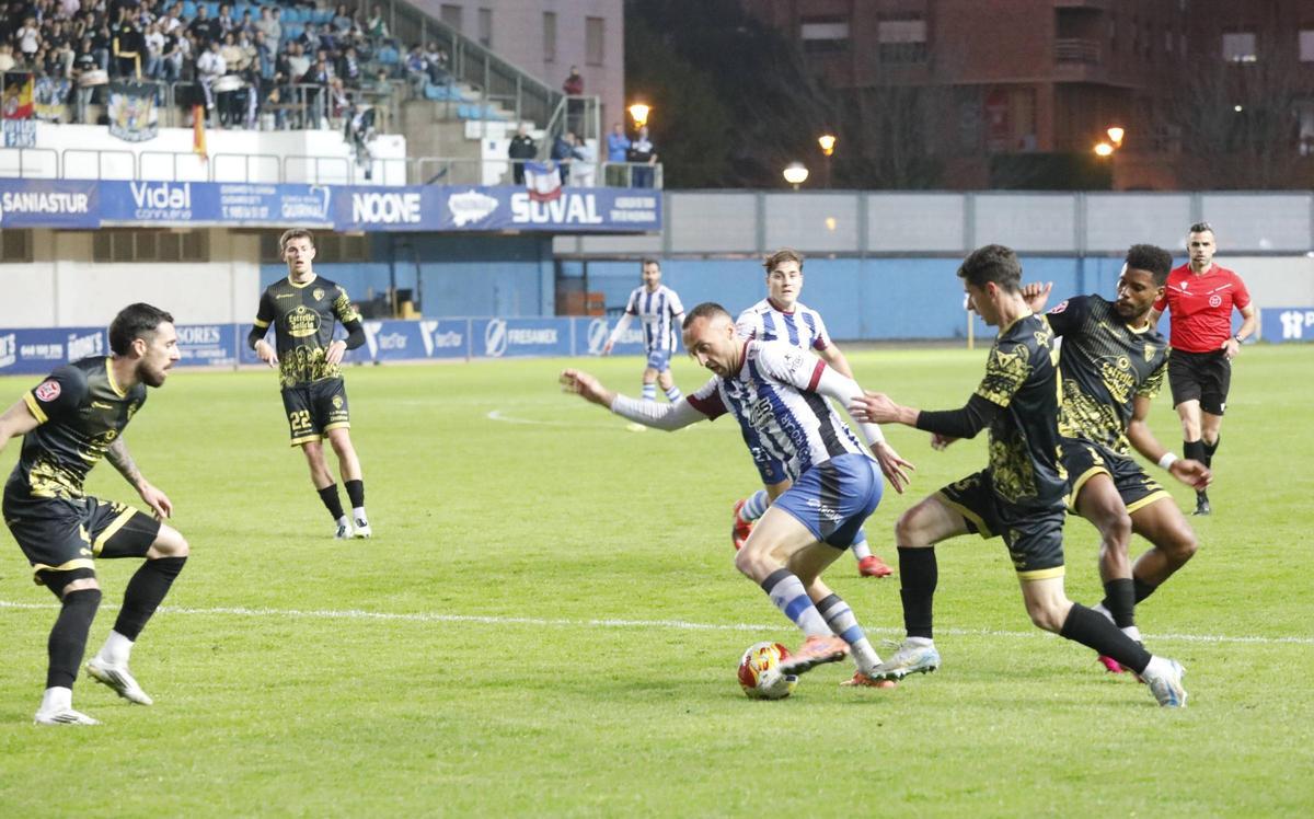 La victoria del Avilés ante el Ourense, en imágenes. La victoria del Avilés ante el Ourense, en imágenes.