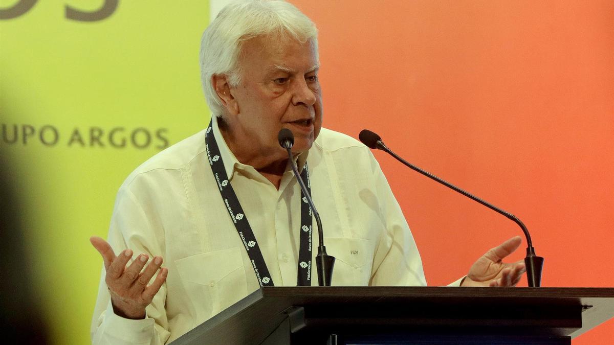 Felipe González habla durante la clausura del XIX Congreso Nacional de la Infraestructura en noviembre, en Cartagena de Indias (Colombia9