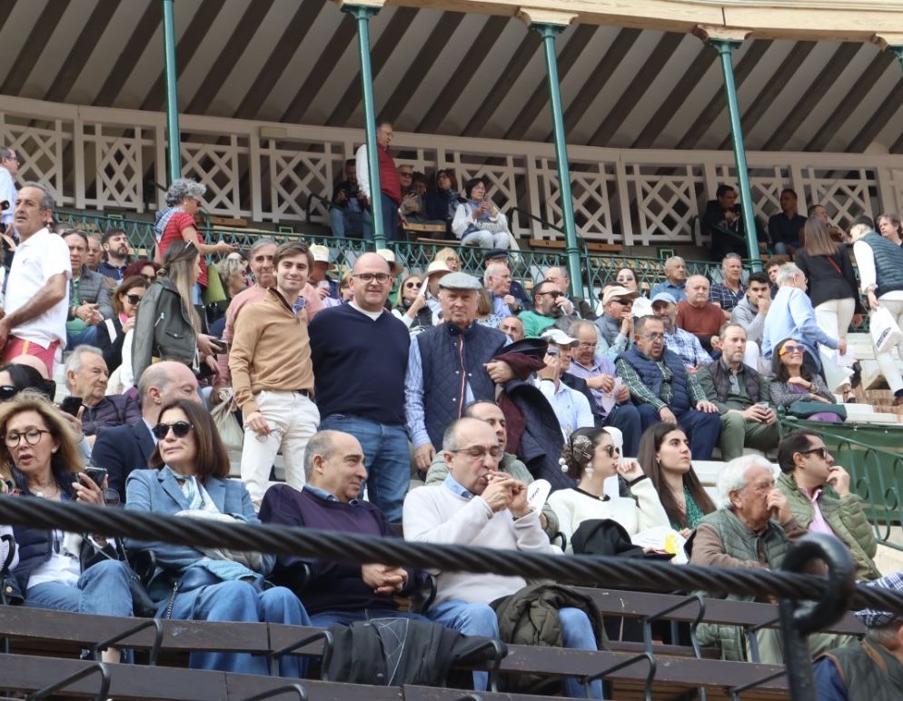 Manzanares arropado por aficionados de Alicante en la Feria de Fallas