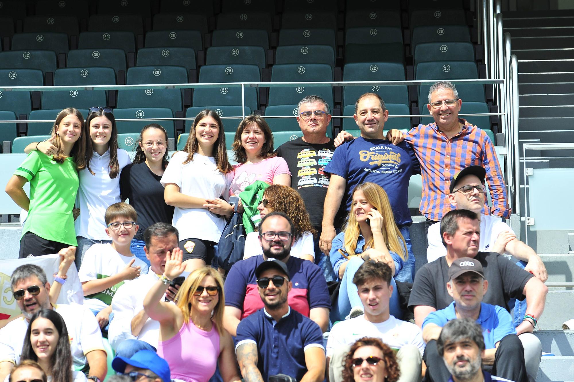 El Elche Femenino celebra su ascenso a Segunda RFEF jugando en el Martínez Valero