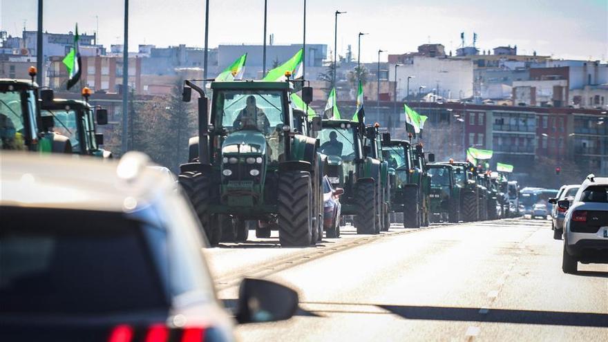 Apag y Asaja plantean una nueva movilización del campo el día 11