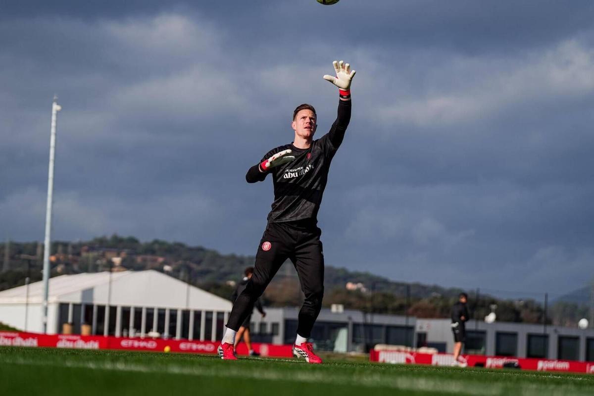 Ter Stegen, en el campo de entrenamiento del Girona.