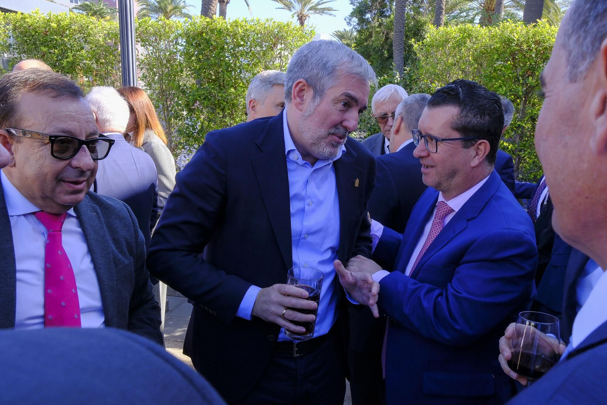 Comida navideña de la Confederación Canaria de Empresarios (CCE) en Las Palmas de Gran Canaria