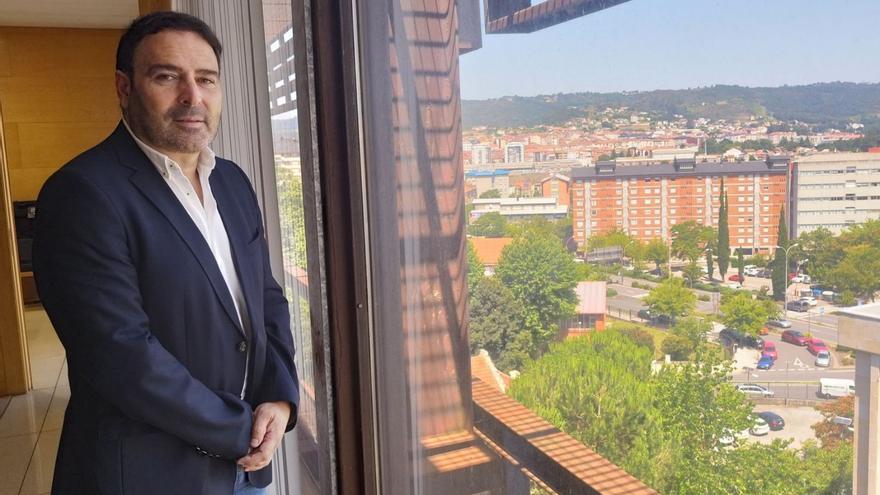 Javier Rodríguez Rajo, en las instalaciones del vicerrectorado de Ourense.   |  FERNANDO CASANOVA