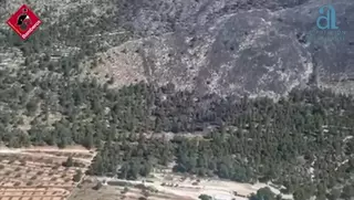 El incendio forestal entre Ibi y Alcoy podría darse por controlado en las próximas horas