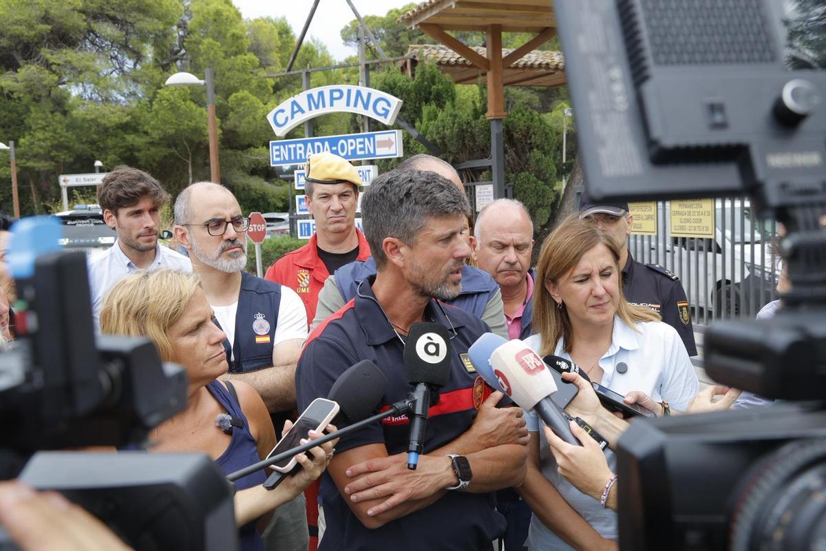 El jefe de Bomberos, Enrique Chisbert, en el Saler