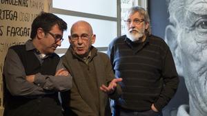 Toni Casares, Jose Sanchis Sinisterra y Luis Miguel Climent, en la sede de Gràcia de la Sala Beckett. 