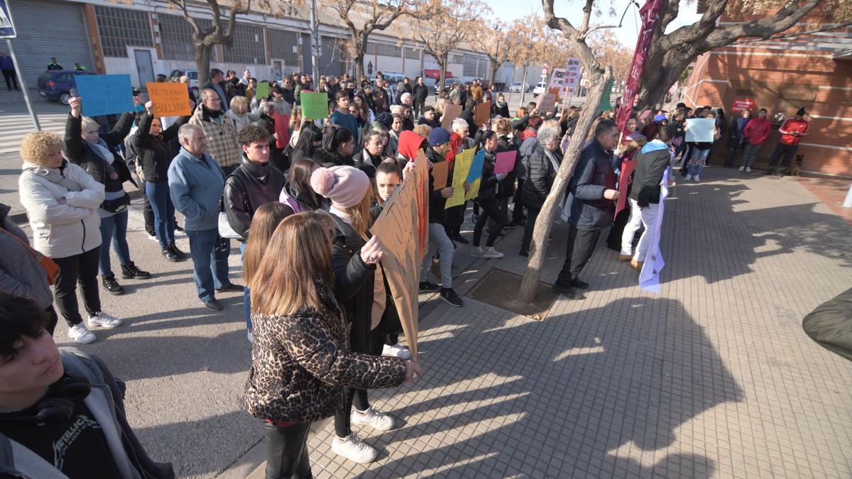 Manifestació a Sallent en contra de l'assetjament escolar