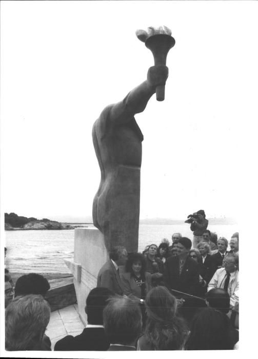 La inauguració de l'escultura.