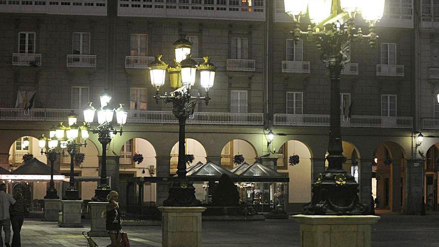 Farolas en la plaza de María Pita.