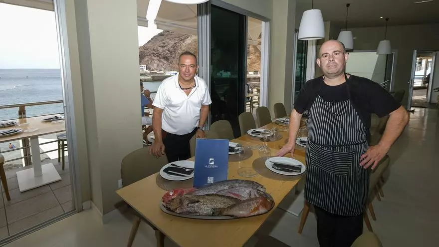 Restaurante La Pizarra, en la playa de Sardina del Norte