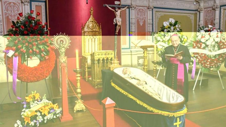 Cinco cardenales oficiarán el funeral de Yanes que será sepultado en el Pilar