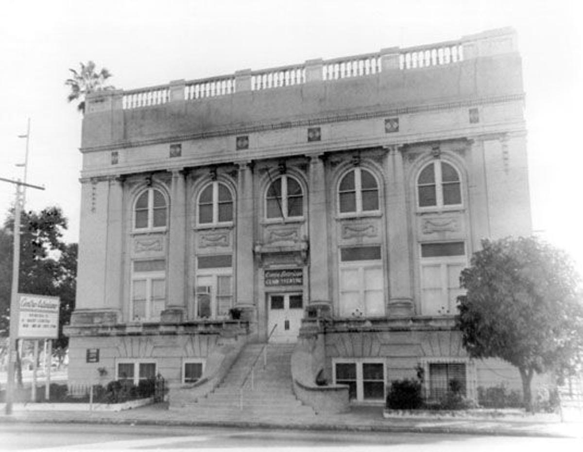 EDIFICION DEL CENTRO ASTURIANO. REPORTAJE. DOCUMENTACION DE LA HISTORIA DEL CENTRO ASTURIANO DE TAMPA LLEGADA AL ARCHIVO DE INDIANOS DE COLOMBRES