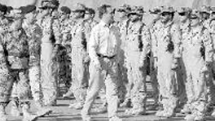 Alonso anuncia en Afganistán el envío de más tropas a ese país