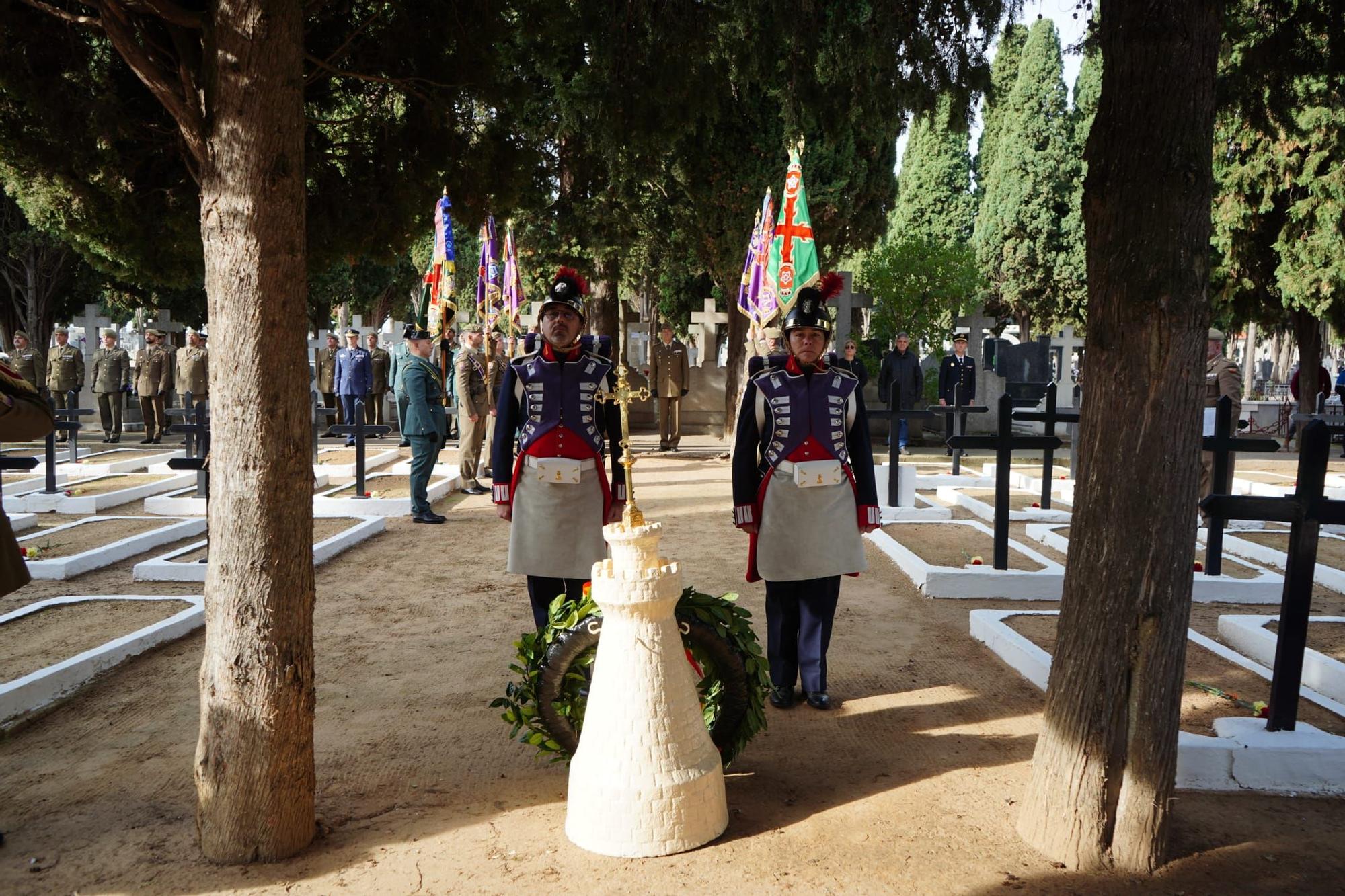 GALERÍA | El homenaje a las Fuerzas Armadas en el cementerio de Zamora, en imágenes