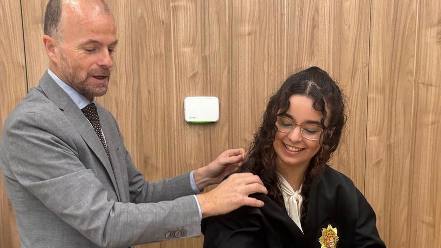 Una estudiante de 10 que decidió su vocación en una visita al juzgado de Langreo