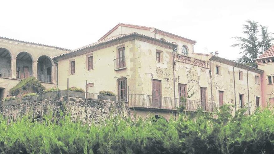 Can Vayreda és una casa pairal situada al centre d&#039;Olot.
