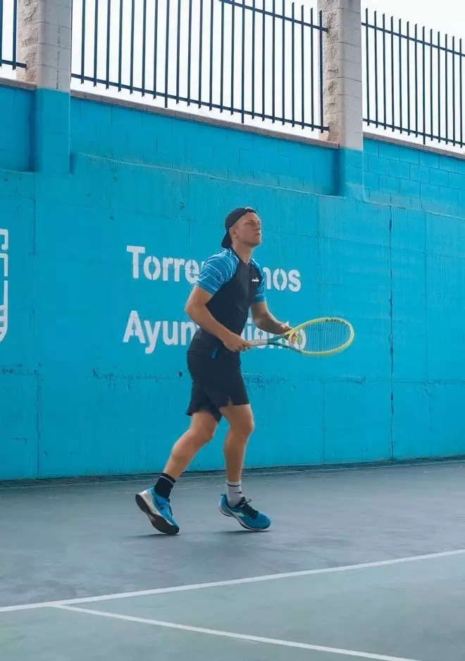 Davidovich se entrena en Torremolinos junto a Pliskova y Muguruza para preparar el Open de Australia