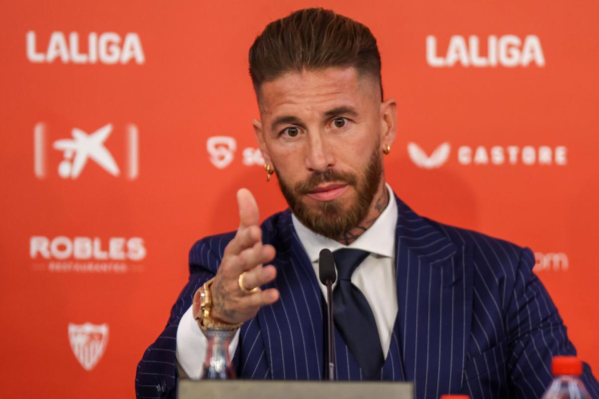 FILED - 06 September 2023, Spain, Seville: New player of Sevilla's Sergio Ramos attends a press conference at the Ramon Sanchez Pizjuan Stadium. Photo: Jose Luis Contreras/DAX via ZUMA Press Wire/dpa Jose Luis Contreras/Dax Via Zuma / Dpa 06/09/2023 ONLY FOR USE IN SPAIN. Jose Luis Contreras/Dax Via Zuma / Dpa;Sports;soccer;Week in Pictures - Spain