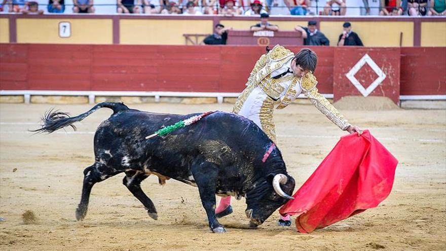 «Sueño con torear en Madrid y en la Feria de la Magdalena»