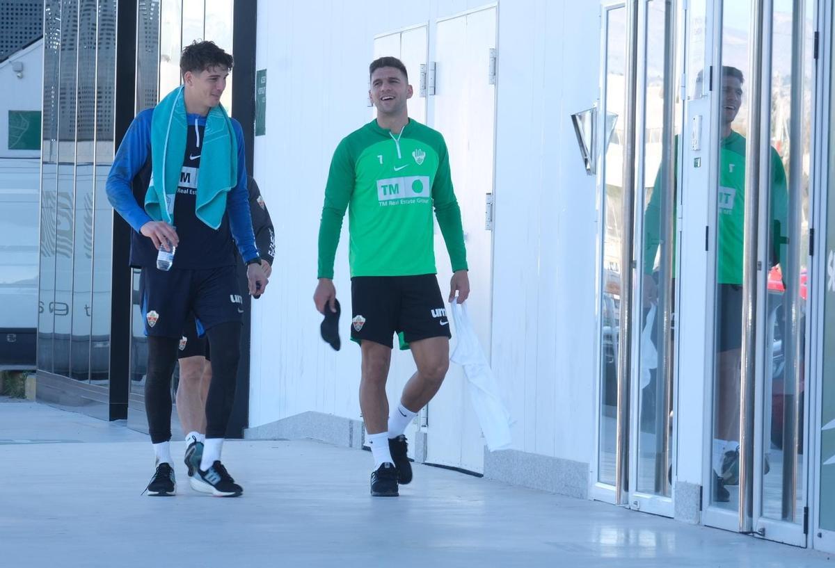 Magallán, junto a Axel Werner, tras regresar del entrenamiento en el Díez Iborra