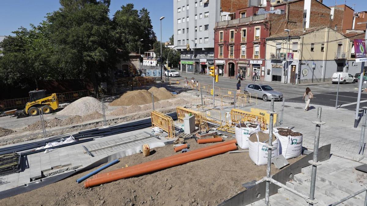 Les obres han obligat a tallar el carrer d’Antoni Gaudí tot el juliol  | ANIOL RESCLOSA