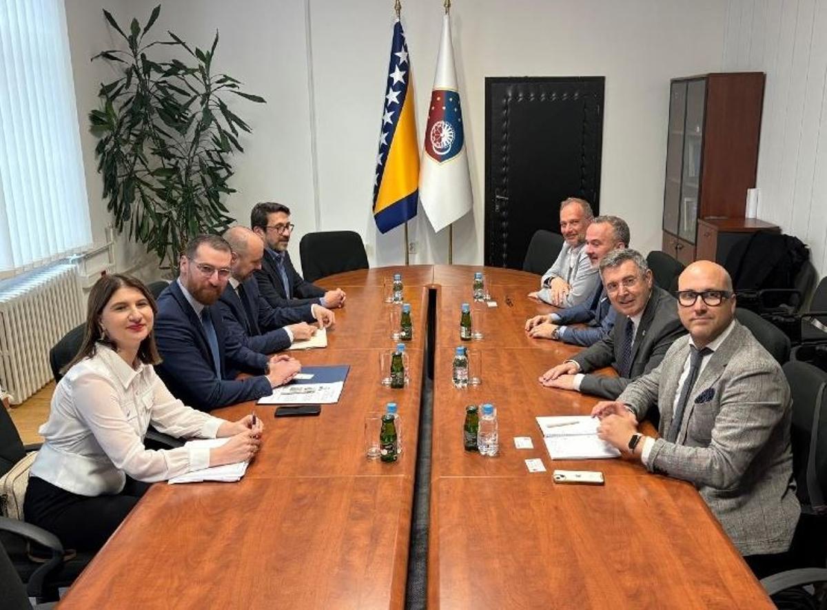 Trobada de Noguer amb representants institucionals de Sarajevo.