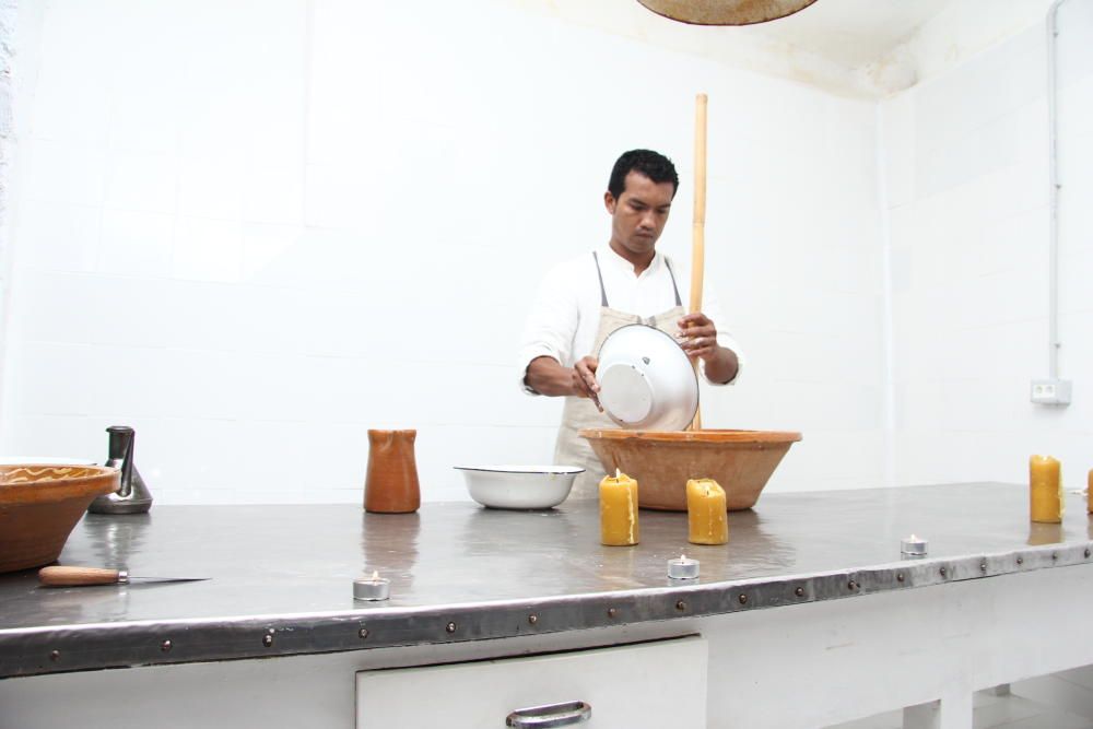 Neuer Bäcker in Traditions-Bäckerei Forn des Teatre