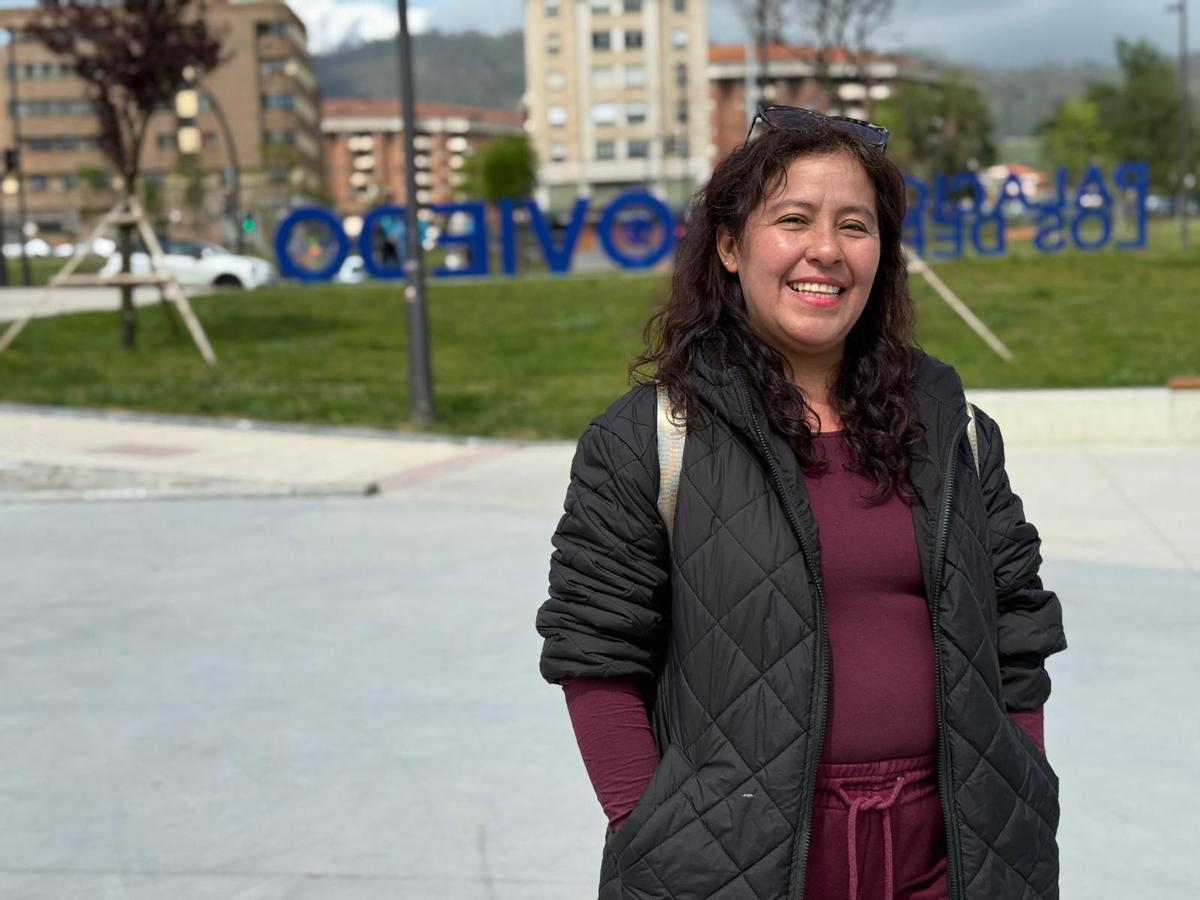 Sugery Muriel, beneficiaria de la regularización de migrantes: "Es una gran oportunidad para todos me siento tranquila feliz porque en Asturias me han ayudado mucho"