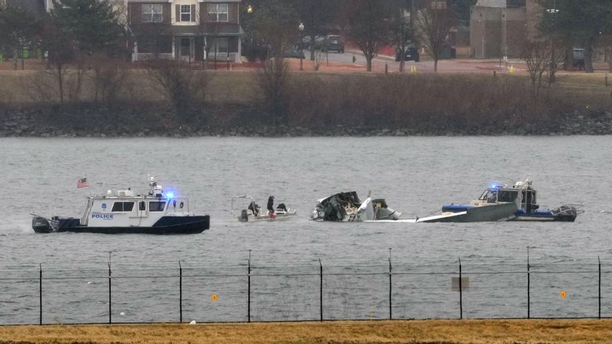 En el momento del siniestro aéreo de Washington un controlador estaba haciendo el trabajo que habitualmente realizan dos