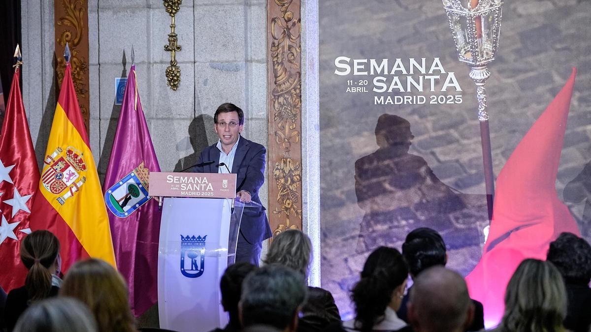 Almeida durante la presentación del programa de actividades para esta Semana Santa.