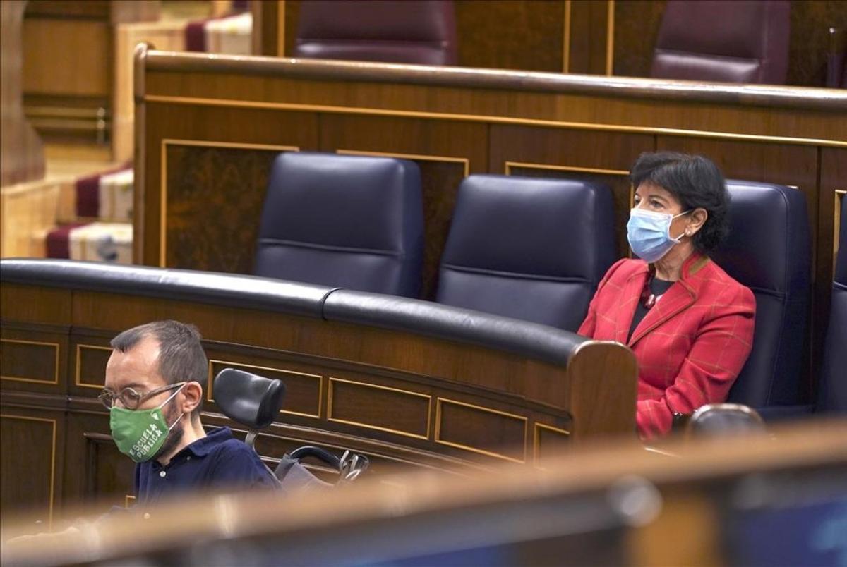  Pleno del Congreso de los Diputados , en la imagen  Isabel Celaá y Echenique.