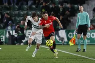 Un inspirado Sergio Herrera sostiene a Osasuna y frustra al Elche