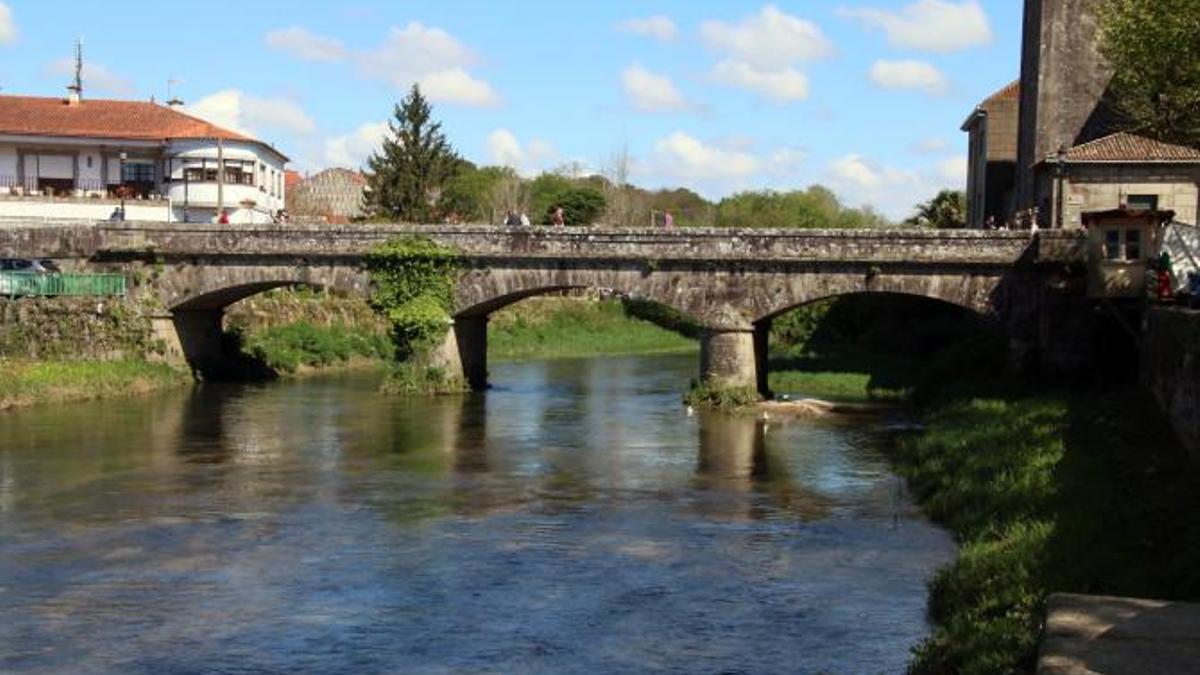 Puente del río Sar en Padrón