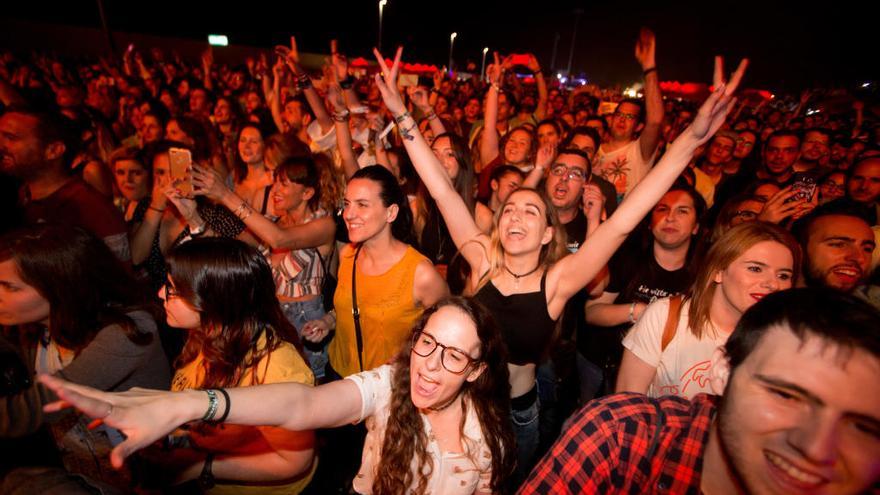 Turisme destina cerca de un millón de euros al impulso de festivales musicales y actividades deportivas