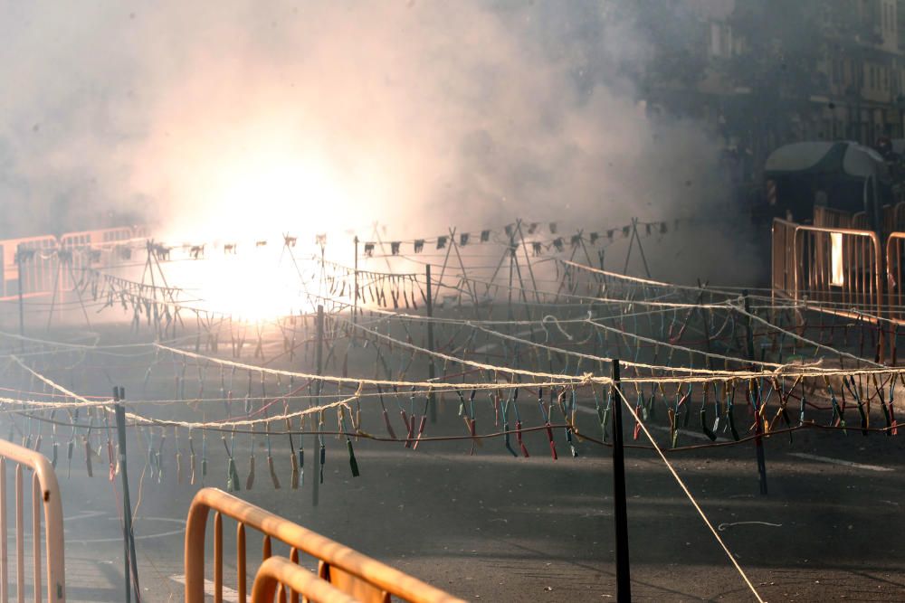 Mini-mascletà conmemorativa de la declaración de las Fallas como Patrimonio de la Humanidad