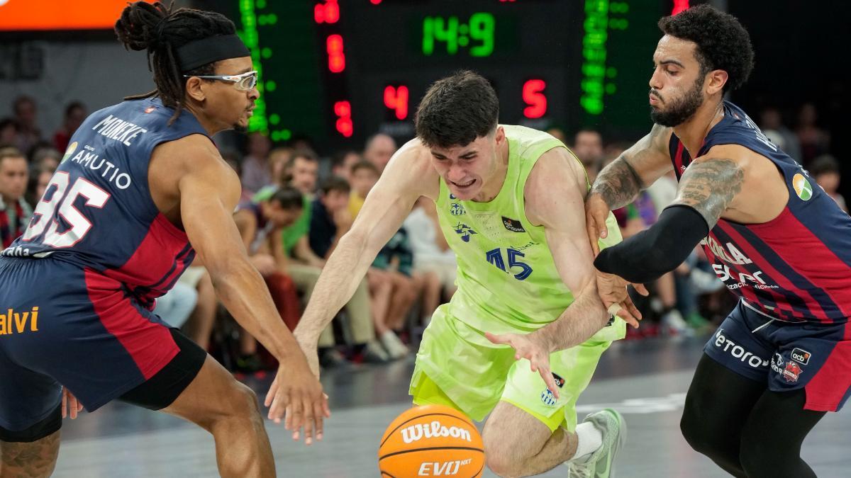 Raul Villar, entre Moneke y Howard