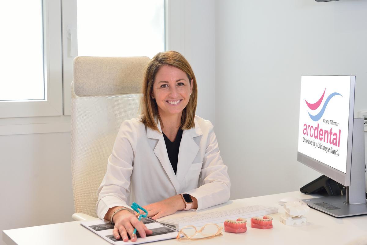 La doctora Cristina Martínez-Almoyna, codirectora médica de Clínicas Udemax.