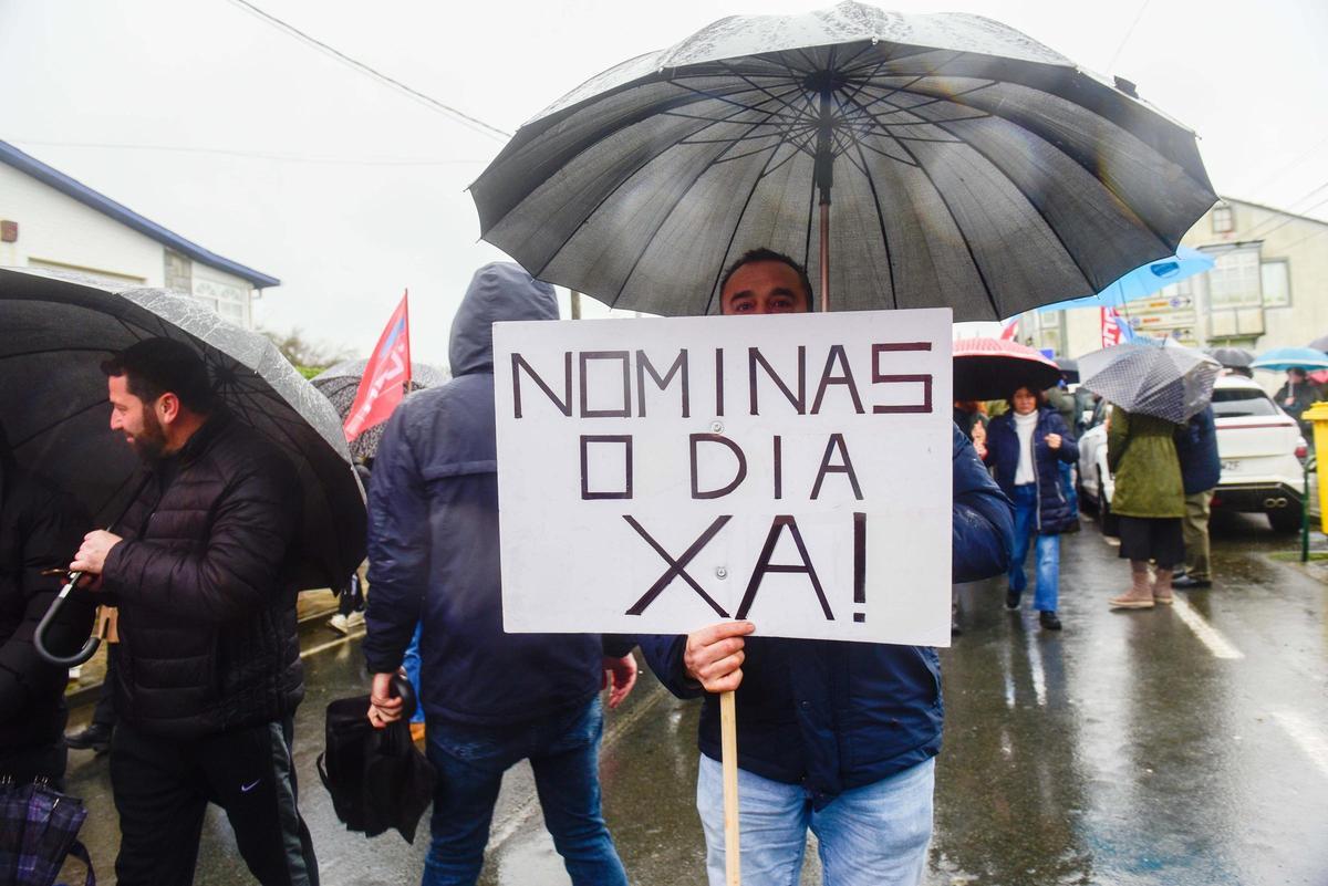 Manifestación de los trabajadores de Losán y Aserpal de Vilasantar a Curtis Manifestación de los trabajadores de Losán y Aserpal de Vilasantar a Curtis