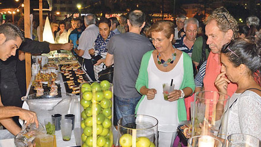 Conciertos y la ´Turistapa´ reúnen a miles de personas en la bahía de Cala Millor