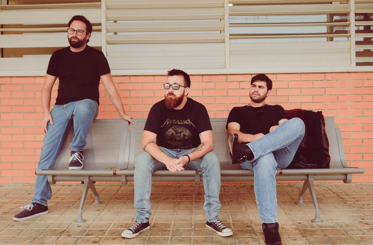 El grupo de rock de Llucena Ministerio del Caos está a punto de presentar su primer trabajo discográfico.