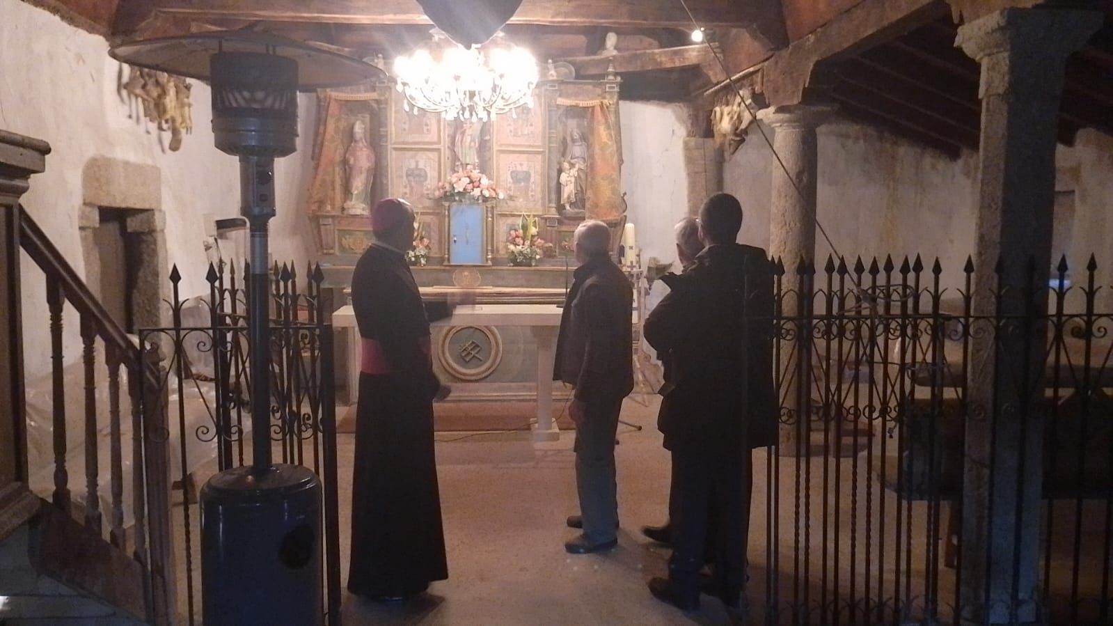 El obispo visita pueblos de hasta un solo vecino en Sanabria y la Carballeda