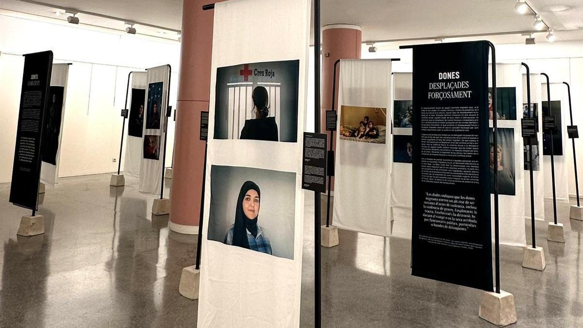 L'exposició de Creu Roja amb la col·laboració de l’Agència Catalana de Cooperació al Desenvolupament