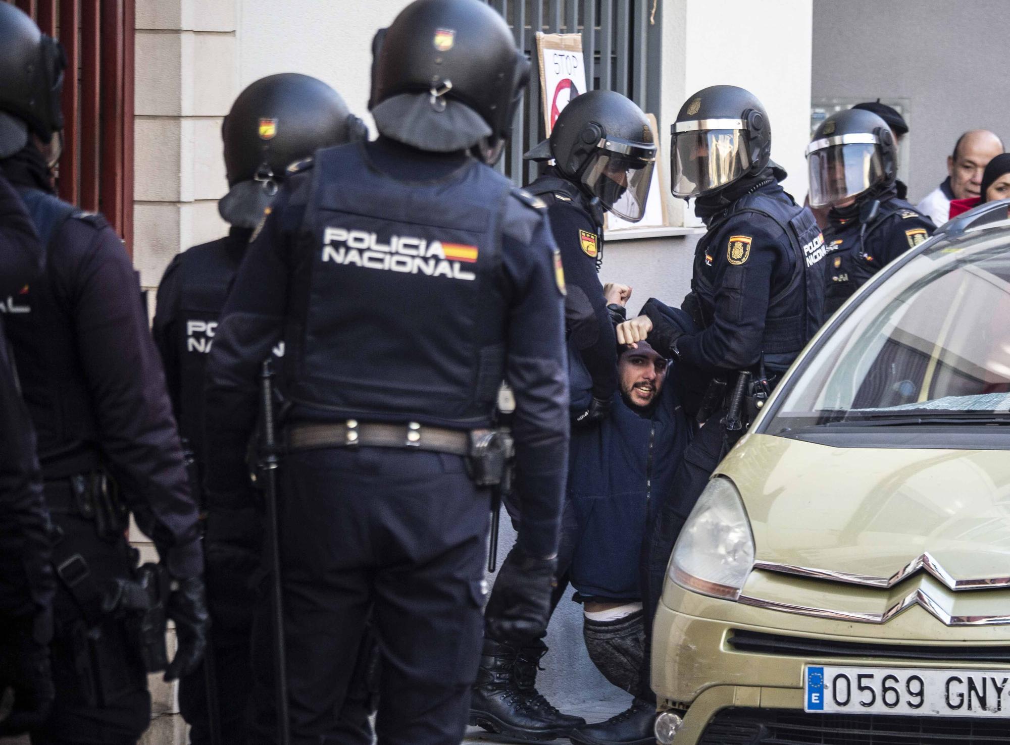Tensión en Alicante por el desahucio a una pensionista en una vivienda propiedad de un fondo buitre