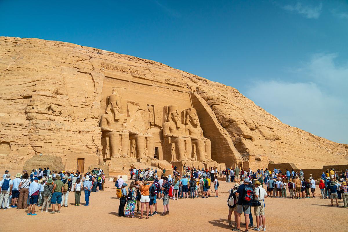 El viaje hasta Abu Simbel dura entre tres y cuatro horas en autobús, pero merece la pena.