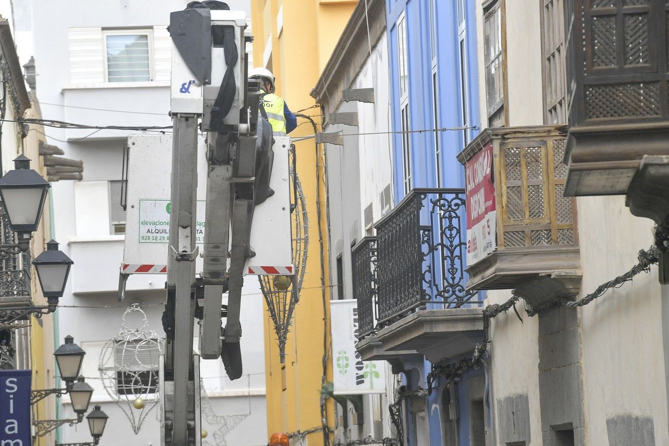 Comienza la colocación de luces de Navidad en Las Palmas de Gran Canaria