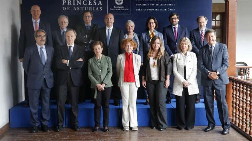 El jurado de Ciencias Sociales busca premiar "una inteligencia y una causa"