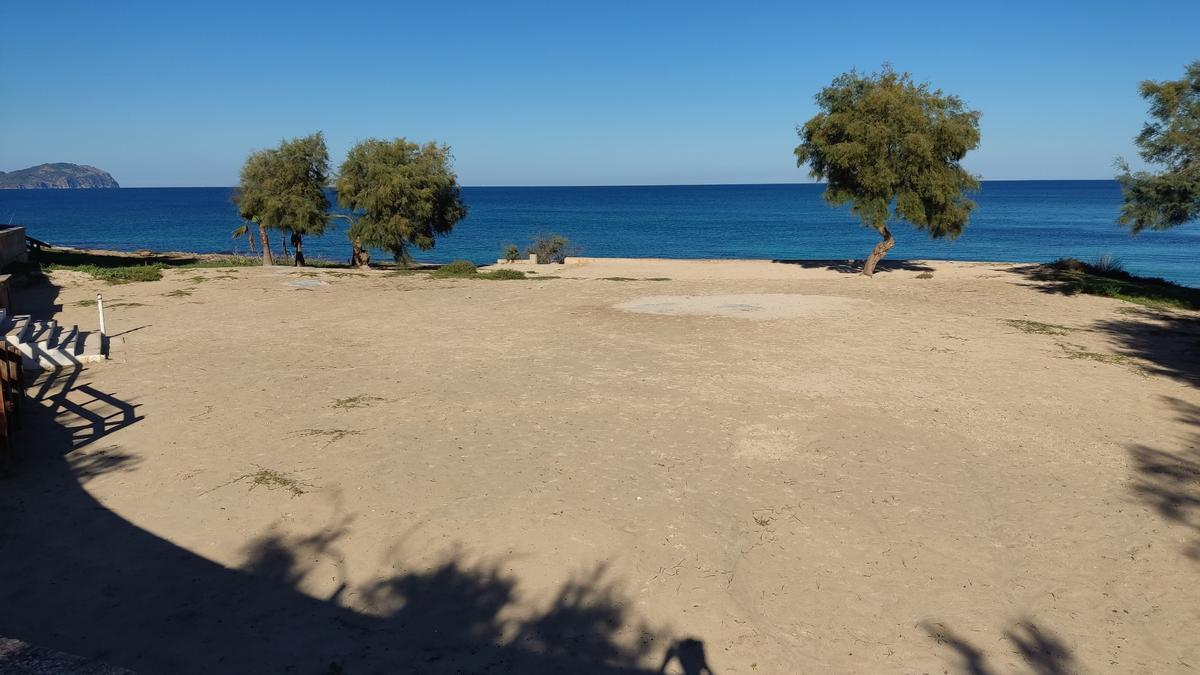 La plaza donde se ubicaba la popular piscina del Mar y Paz todavía no tiene fecha de ejecución.