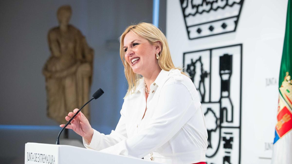 La portavoz de la Junta de Extremadura, Elena Manzano.